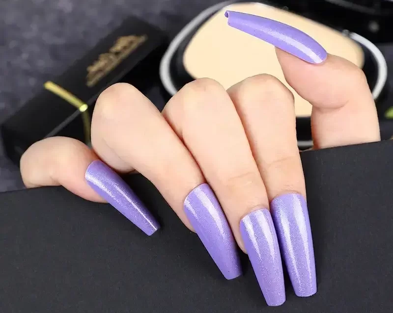 Light Purple Light Glitter Nails
