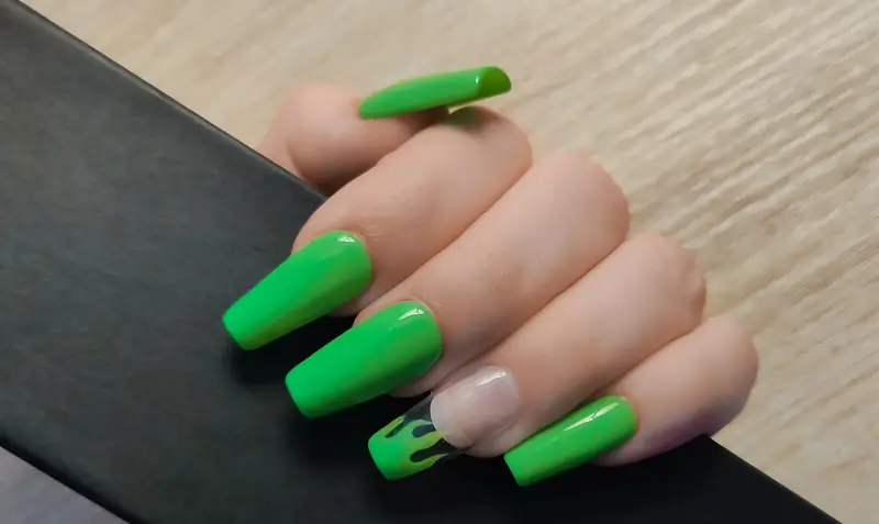coffin green nails