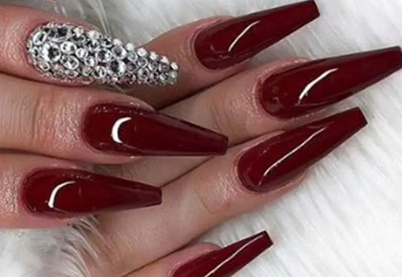 maroon coffin nails